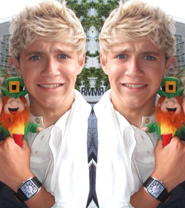 his hair skin and eyes are so perfect here how did we deserve this