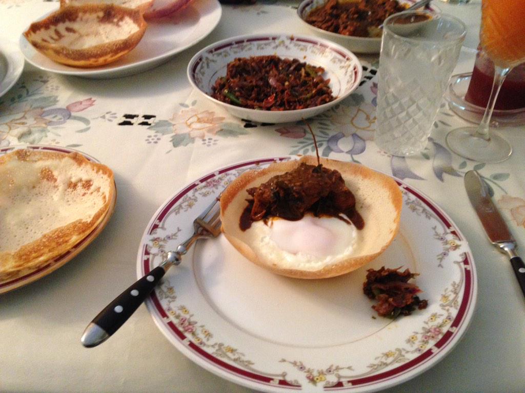 SunriseCurryclb's tweet photo. Sri Lankan egg hoppers fresh outta Colombo - deffo bringing this recipe home 👌 http://t.co/ZCTfi9bi5S