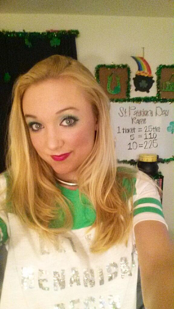 TW Pornstars - Anneliese Snow. Twitter. I'm going LIVE! Come see me