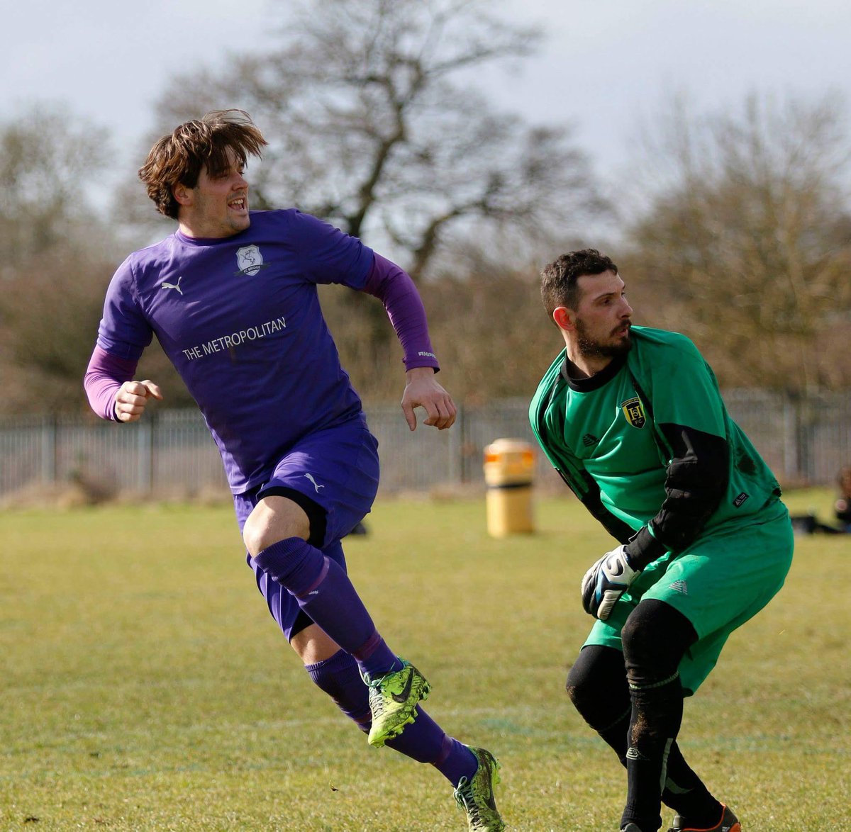 FCBridge's tweet photo. ACTION - Talisman @brad_hand looks on as his header loops in over the oncoming goalie #fcbridge http://t.co/pp7yfp1Hkb