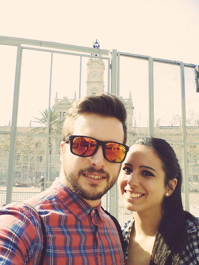 artesbro's tweet photo. Porque no hay nada mejor que pasar el tiempo a tu lado.. @PatCanovas  #mascleta #caloret http://t.co/4mt5JUEFf5