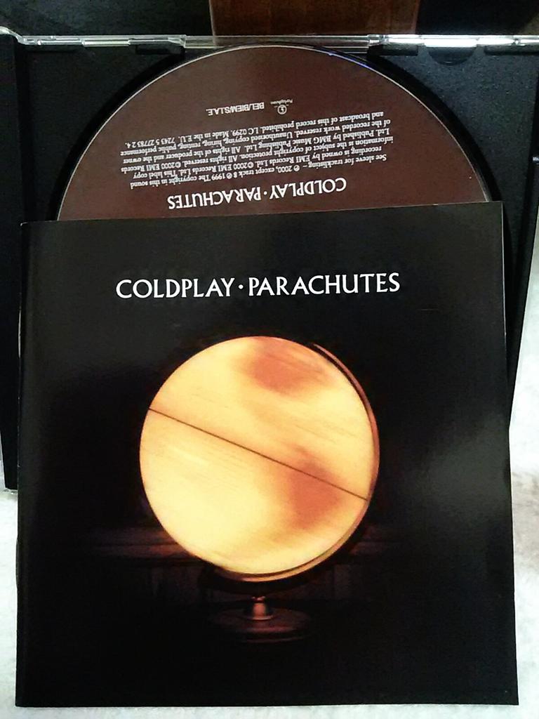 Happy Birthday!! Chris Martin Coldplay - Yellow (Live Tokyo 2009) (High Quality video) :  