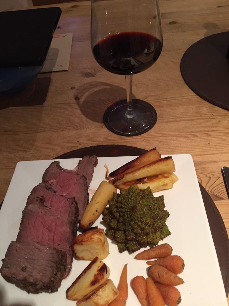 wtp1962's tweet image. #mathmatical #vegetable , curried #Romanesco , #roastbeef &amp;amp; #barolo @DemiCassiani @caralmberg @cabernetmark @alawine