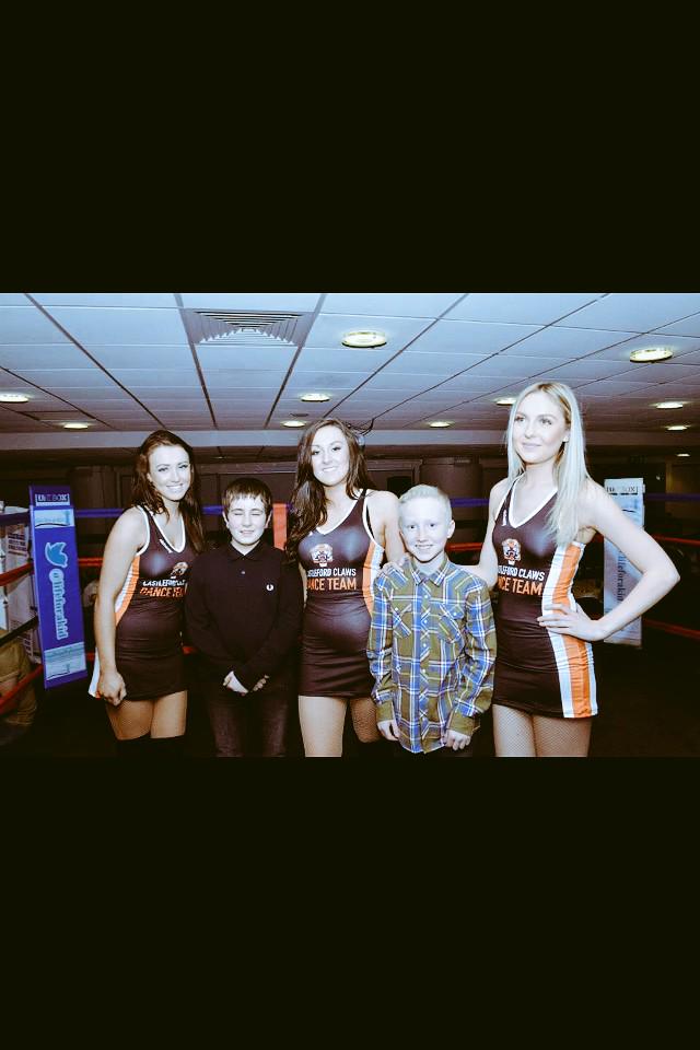 CastlefordClaws's tweet photo. Some shots from last night @lifeforakid @BespokeTeamwear @NicoleSefton1 @lozcarlin @CTRLFC 💪👯🐾 http://t.co/b8aWpyQ0Me