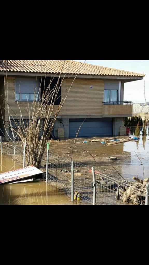 Desesperación.....#ebro #Sobradiel