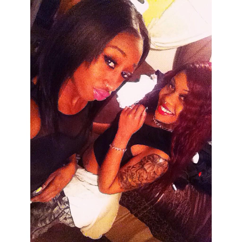 myleggslongg's tweet photo. My goon in the cut we treat each other just like bruddas ๐๐๐ฏ #Woeee http://t.co/NFgOxfI1bp