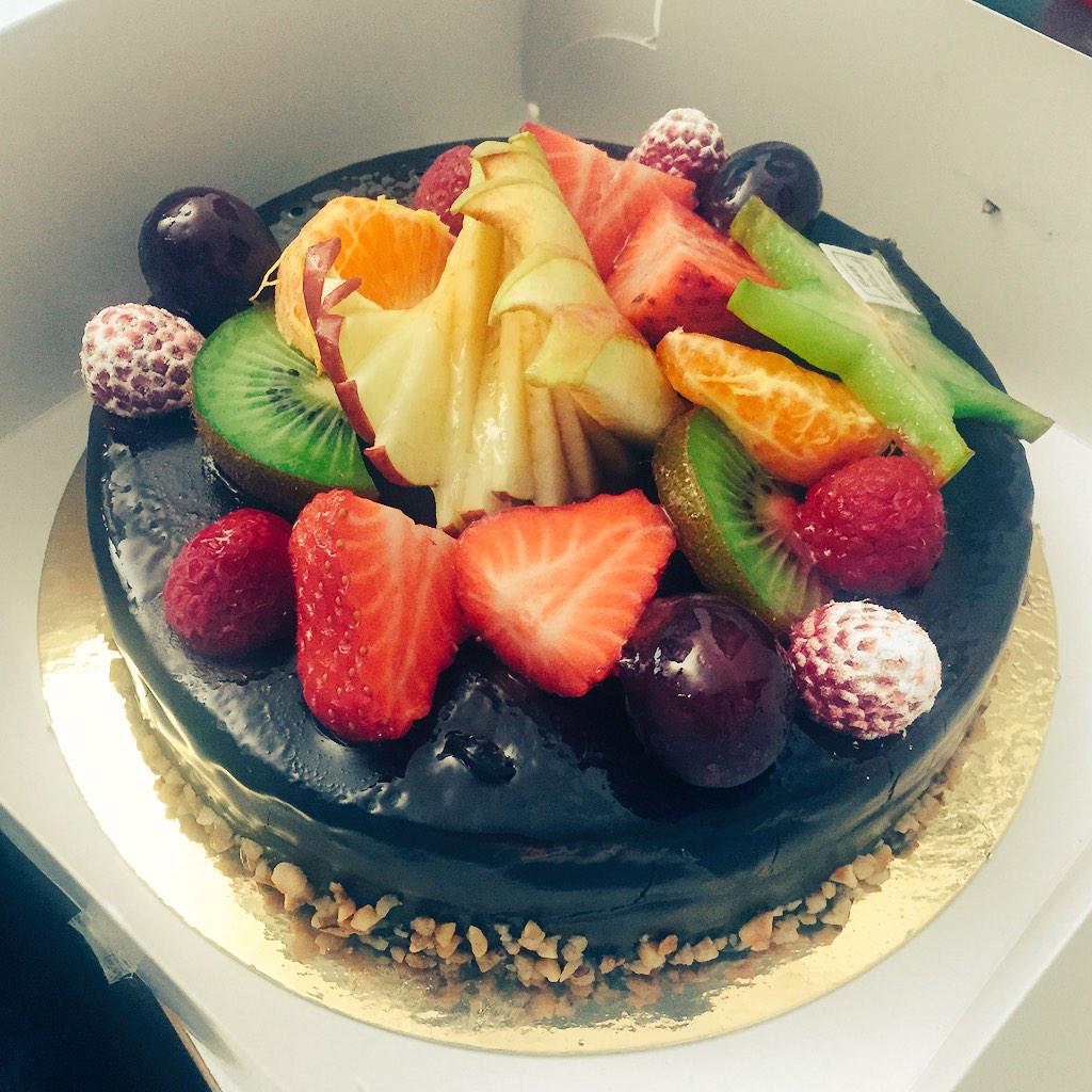 AlfieDeyes's tweet image. Yes I am eating this chocolate cake in bed...