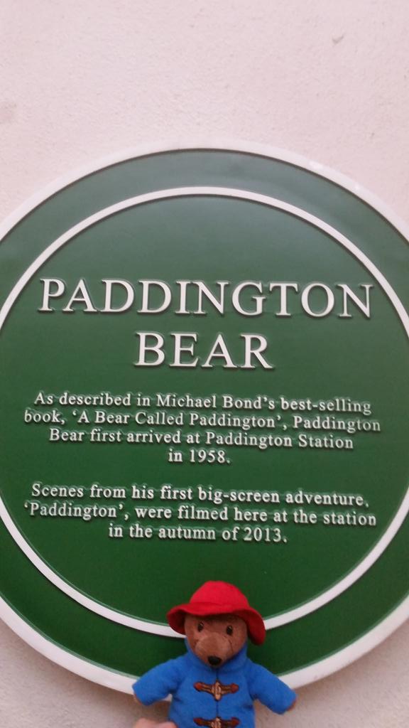 GIUBELLUA's tweet photo. #paddingtonsbritain Italian family and Paddington http://t.co/vZx9bUavOg