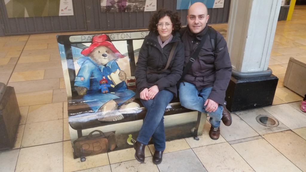 GIUBELLUA's tweet photo. #paddingtonsbritain Italian family and Paddington http://t.co/862BjApfkW