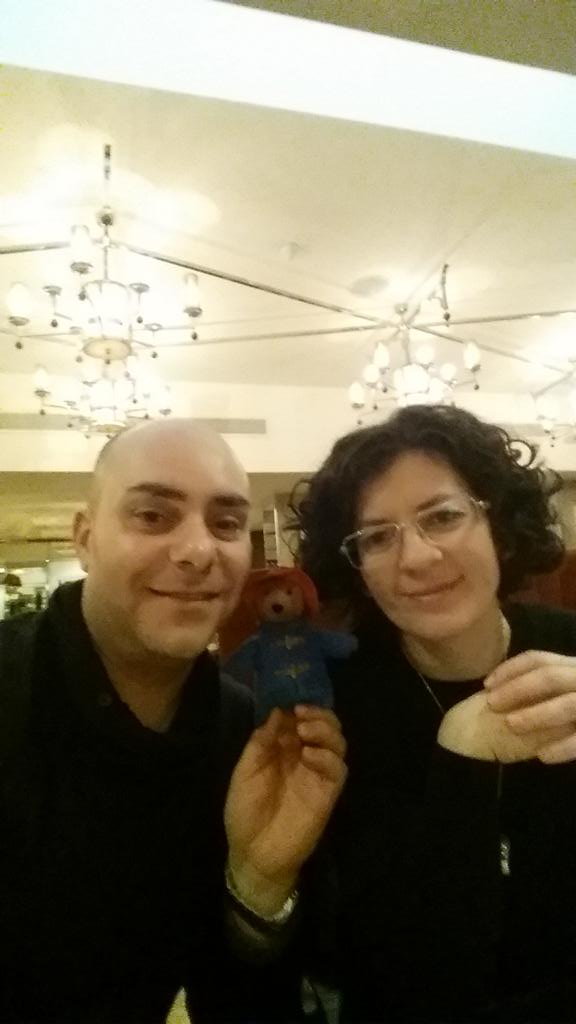 GIUBELLUA's tweet photo. #paddingtonsbritain Italian family and Paddington http://t.co/vQuurcel47