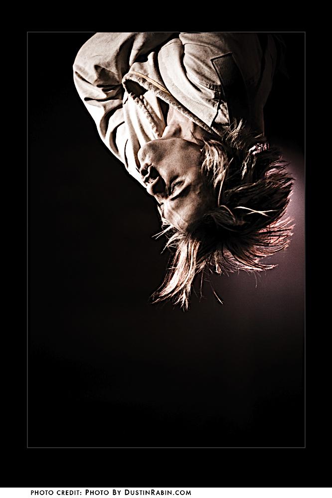 Leslie5612's tweet photo. “@LoyallyYours: Amazing Criss Angel #StraightJacketEscape photos by Dustin Rabin - incredible shots!! http://t.co/Yzk8gURrCt” TY for posting