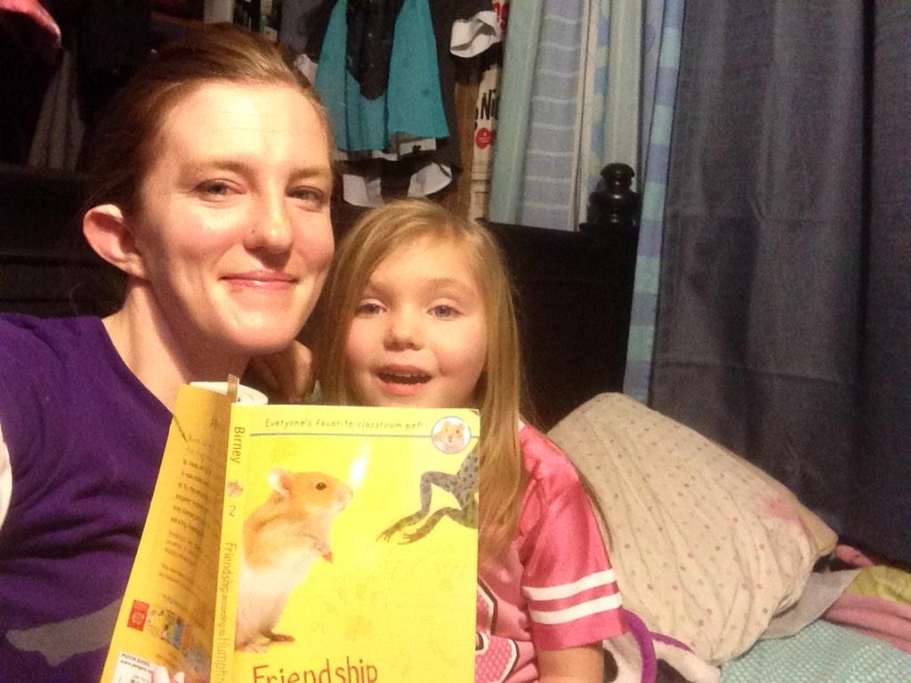 ColeAshes1983's tweet photo. @brookviewtitans reading friendship according to Humphrey http://t.co/dHhgUnTomv