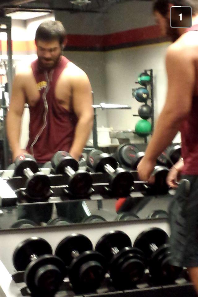 tinyarmsnb's tweet photo. How to look like a douche:
1) put on a cutoff
2) cut it way to narrow
3) take a picture with some dumbbells http://t.co/iRa78RihWn