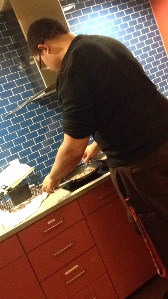 PresidentsHall1's tweet photo. Free bacon in the kitchen right now! http://t.co/DHSRHlpbu9