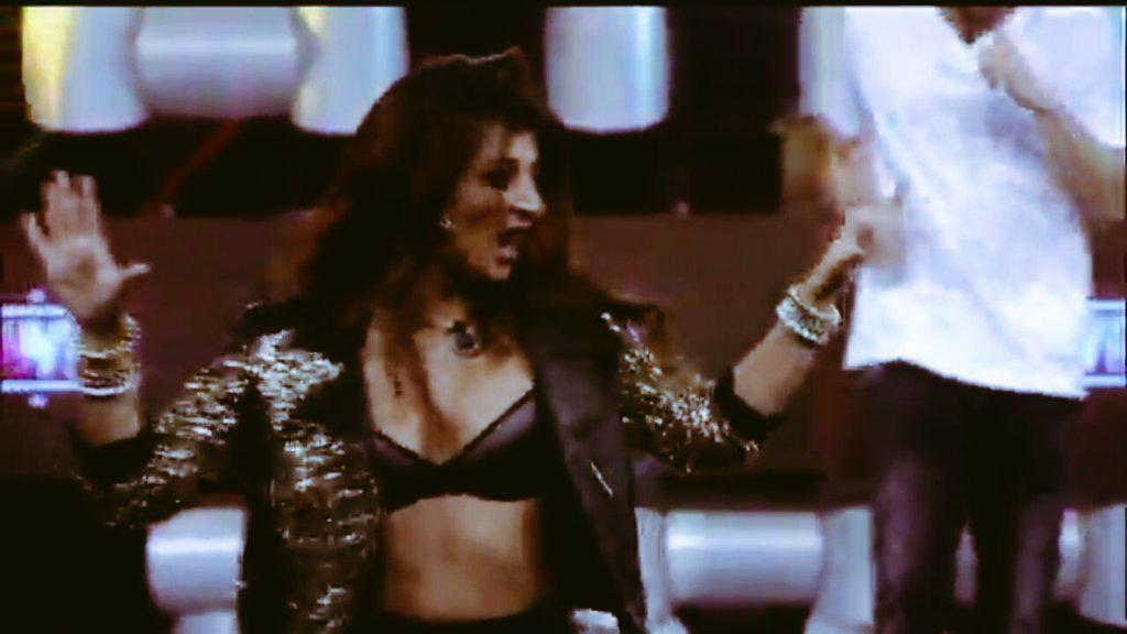 GhAguasantas's tweet photo. Dándolo todo y disfrutando que bien bailas @SantyVilches eres la mejor..!! #vipylenia #DBT7GHVIP http://t.co/Rzw0NLqavK