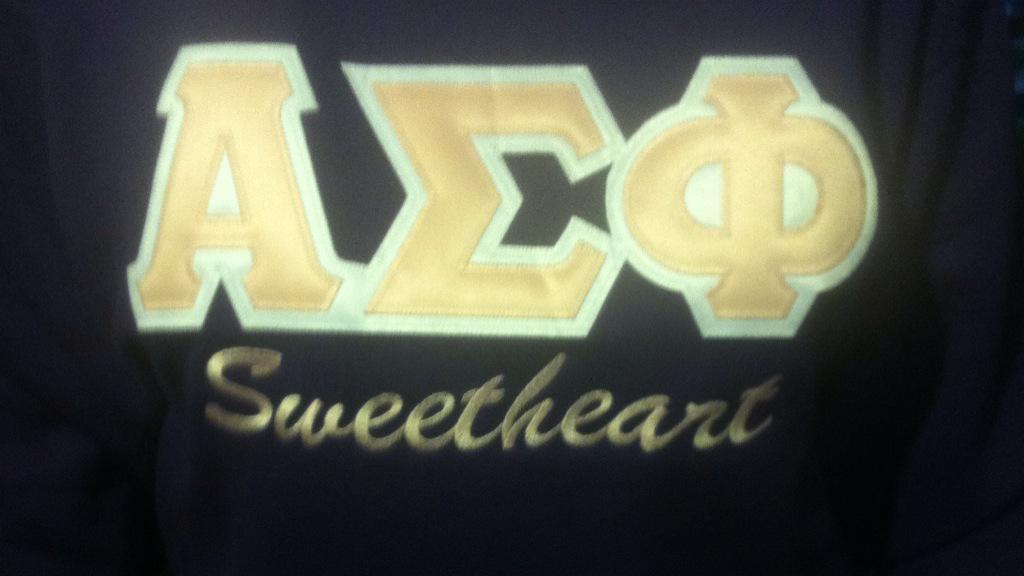 LDCollegeCouple's tweet photo. I love being a fraternity girlfriend 💜 http://t.co/3e94lkPWBy