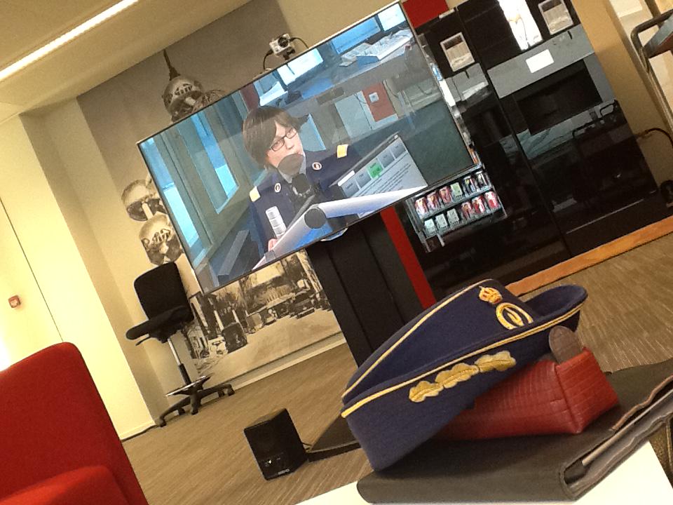 stef_at_work's tweet photo. Nu in De Ochtend op Radio 1: interview CG #FedPol over... http://t.co/DYiQSonqV0