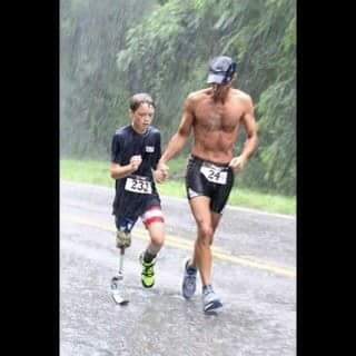 Tak ada kata menyerah. Beginilah cara sang ayah mengajarkan perjuangan hidup.