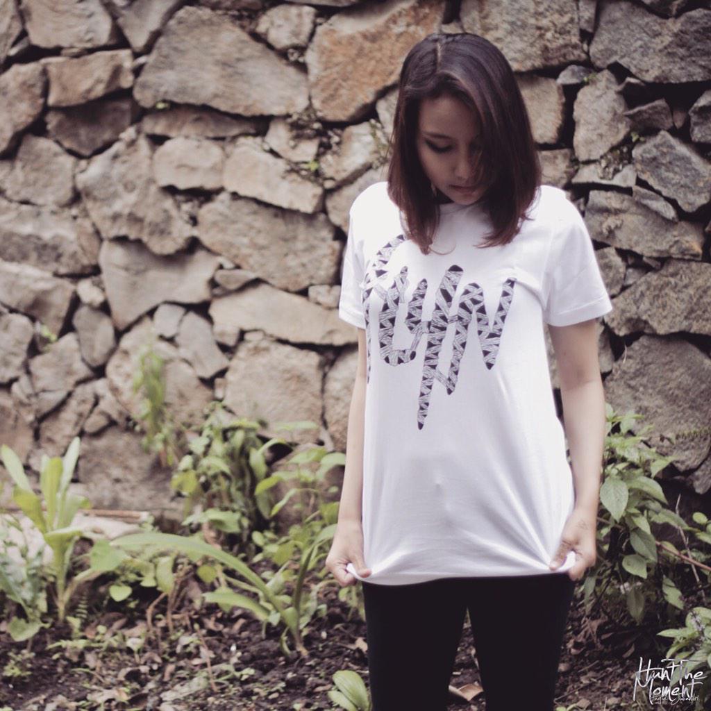 Selamat senin,besok selasa. Pic by @Agielucile &amp; <a href="/AudinaRr/">Audi</a> as a model