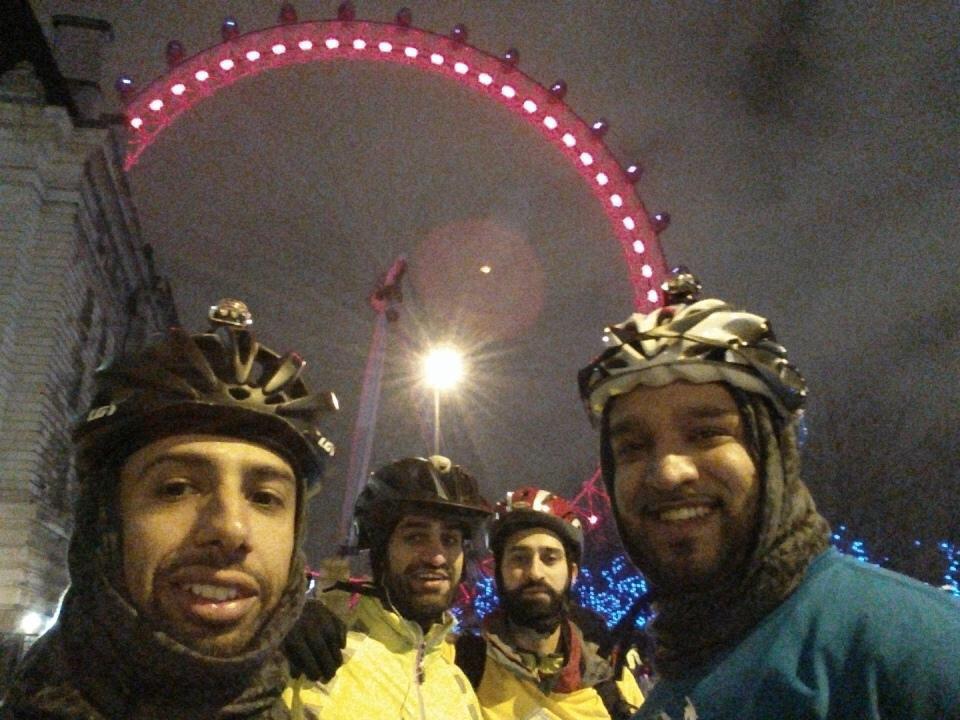 MurtazaViews's tweet photo. British Pakistani cyclist begins epic ride for a year to raise funds for Orphanage in Pakistan http://t.co/kzN2YWV8XR http://t.co/IwdOND4M5y