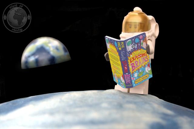 RachelLHamilton's tweet photo. #ExplodingBrains Blog Tour, Stop 5 - Exploding Brains in Space! I love this @WorldofMinifigs
https://t.co/UZWHpfWW1w http://t.co/IgwJXNqf3Y