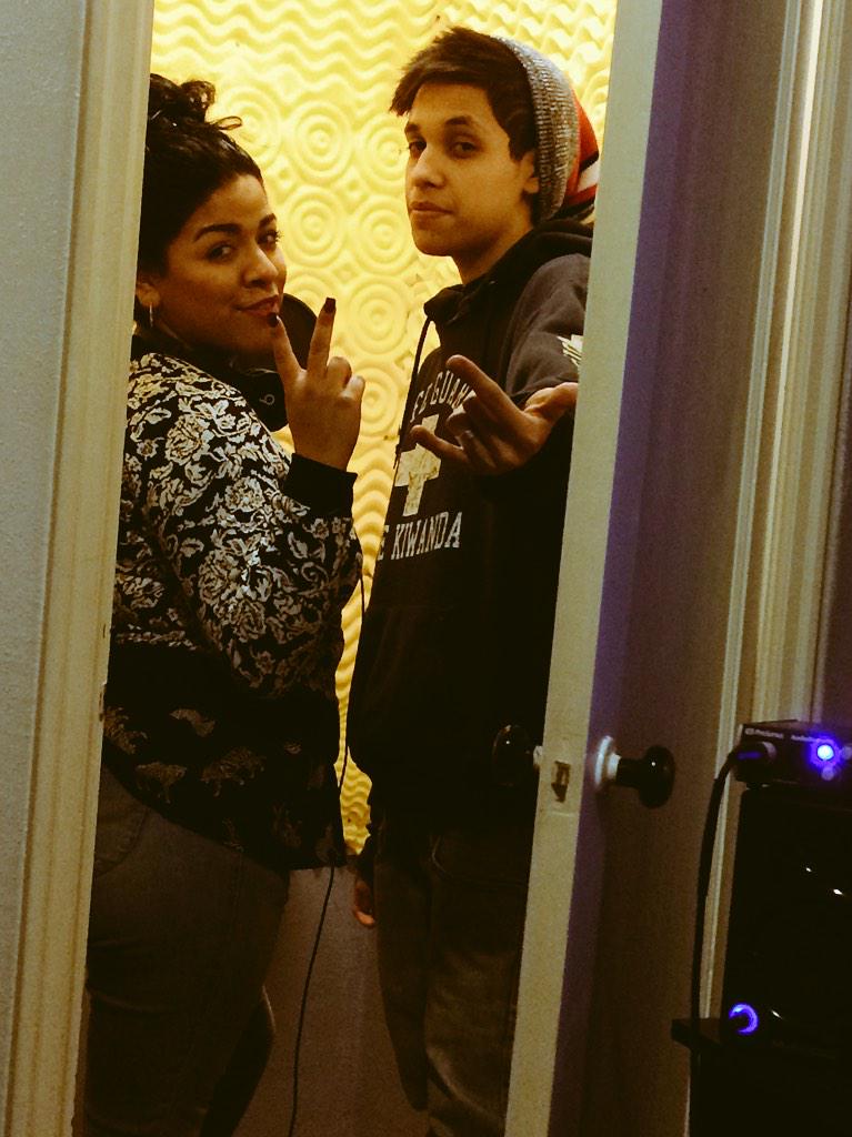 ItsYaBoyLegz's tweet photo. A.B.I & Legz back at it! New music.. Better music than what you're used to hearing haha!
#StudioZombies
#TeamLegz http://t.co/PDSjYRUxQw