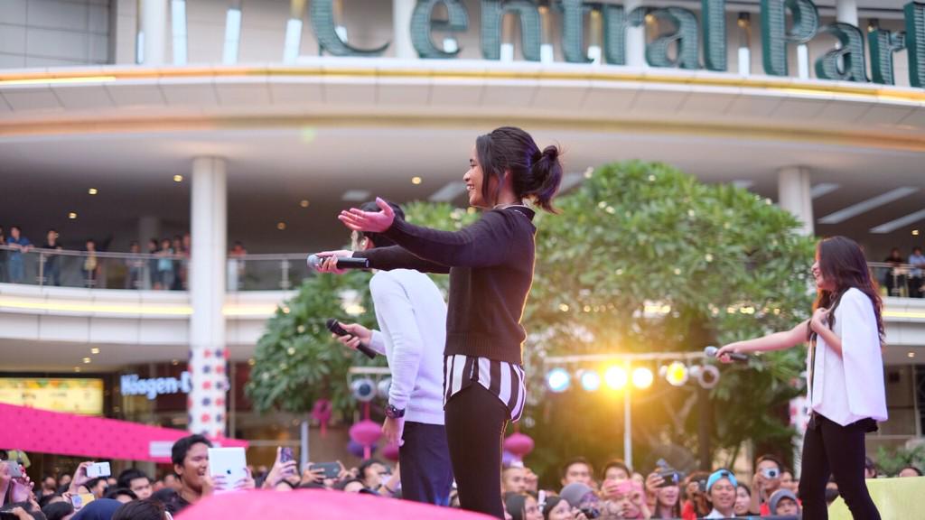 7 Mar 15 <a href="/gamal1990/">gamal 1990</a> <a href="/TapiheruAudrey/">TapiheruAudrey</a> <a href="/AbigailCantika/">Cantika Abigail</a> di Penabur Tanjung duren mari merapat @GACTroops_JKT #JadwalGAC