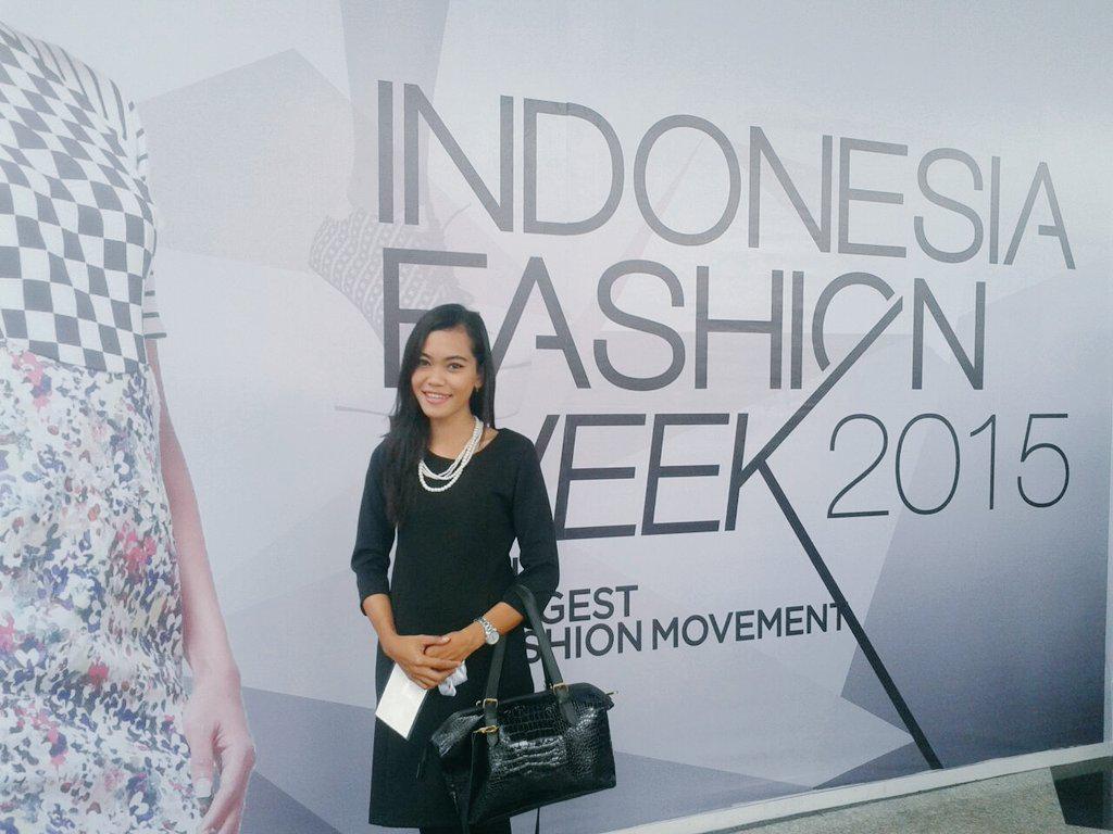 E • Rosma tweet media