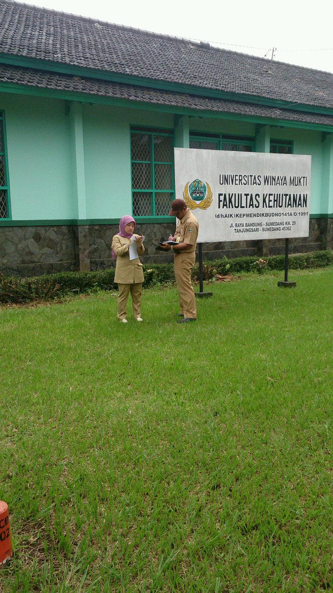g_adez's tweet photo. @bpmpt_jabar peninjauan lokasi sumur bor UNWIM Kab. Sumedang http://t.co/eKubq3C0YU