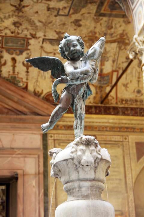 worldvisiting's tweet photo. The #sculpture techniques are #amazing, there have so many #famous people 

#PalazzoVecchio #art http://t.co/YumgDvqb69