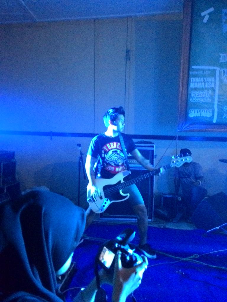 abang <a href="/daw_indra/">D A W</a>