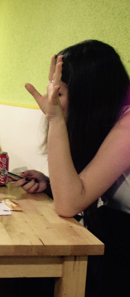 DavilaAdc's tweet photo. ( @PepaMiira )Cuando tu novio te dice que se ha quitado la barba http://t.co/ZnnZZRi5qm