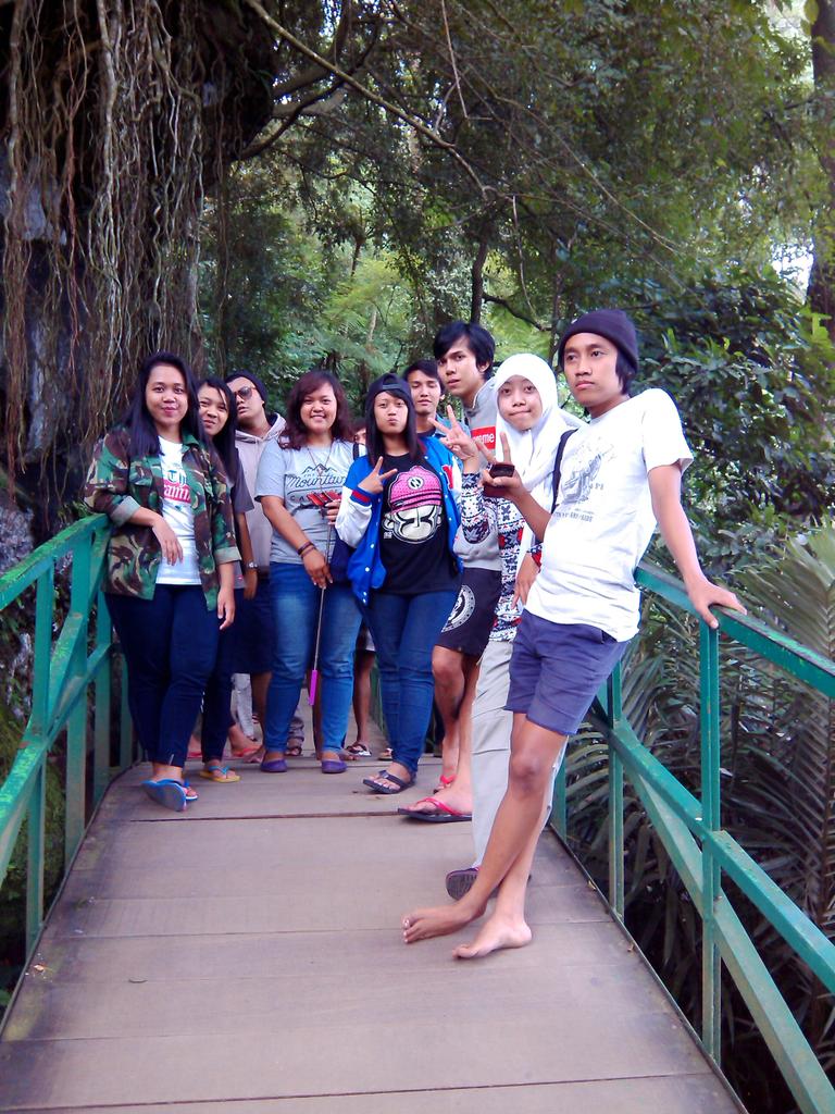 Perjuangan bgt kan ya turun naik seribu tangga :) tp menyenangkan soalnya bareng2 <a href="/drammatic/">The Dramma's Fams</a>