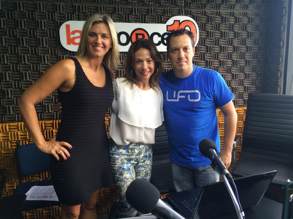 faltabamas1410's tweet photo. "@debbiegoldfarb: @faltabamas1410 gracias por la invitación! #primerainvitada #honrada @saritaperrone http://t.co/EsKViQg6vx" un placer!! :)