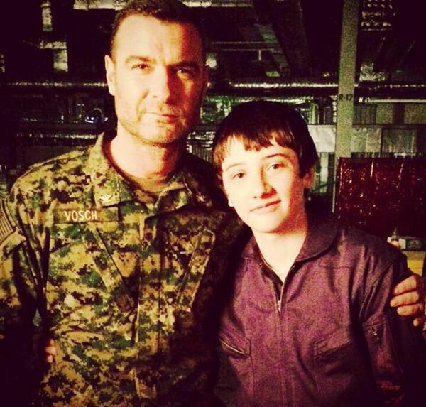 5thWaveUpdates's tweet image. Liev and Cade on set. #The5thWaveMovie