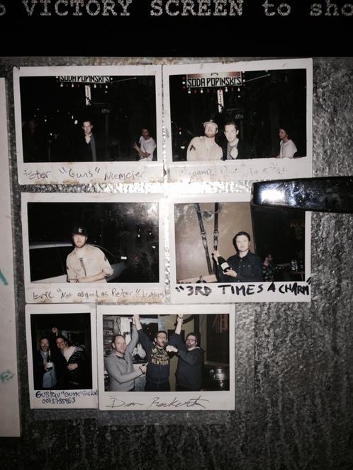 B_FC-kMUsAAl3d-.jpg:large