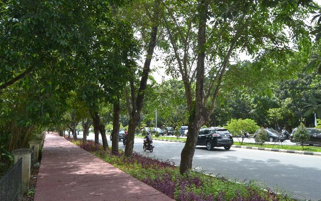 Kota Pontianak Dinobatkan Sebagai 5 Besar Kota Besar Terbaik 2014 goo.gl/wzOb1a