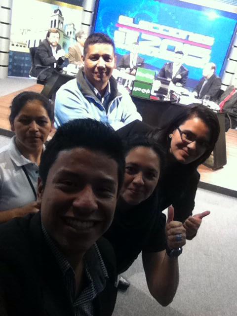 ScarlettGR's tweet photo. No hay como el verdadero trabajo en equipo... #Backstage #TrasElBalanceDelPoder gracias a todos !!! http://t.co/iDNZL91JK5