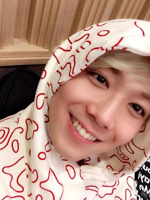 Happy Birthday to Lee Hongki and all his rps 