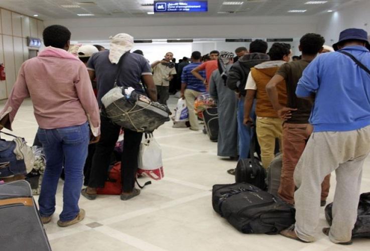 #اليوم_السابع | #مطار_القاهرة يستقبل 262 مصرياً عائدين من #ليبيا ow.ly/JO5QT