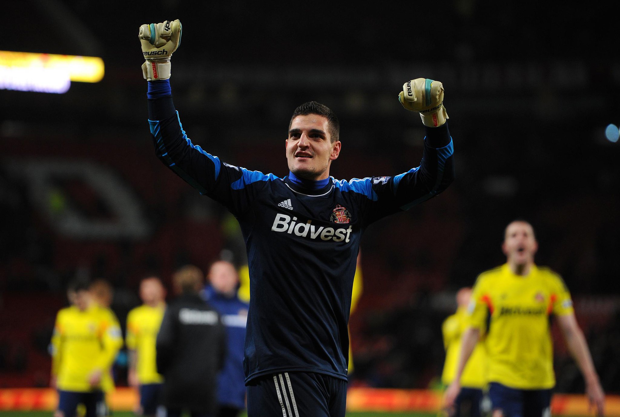 A very happy birthday to stopper Vito Mannone 
