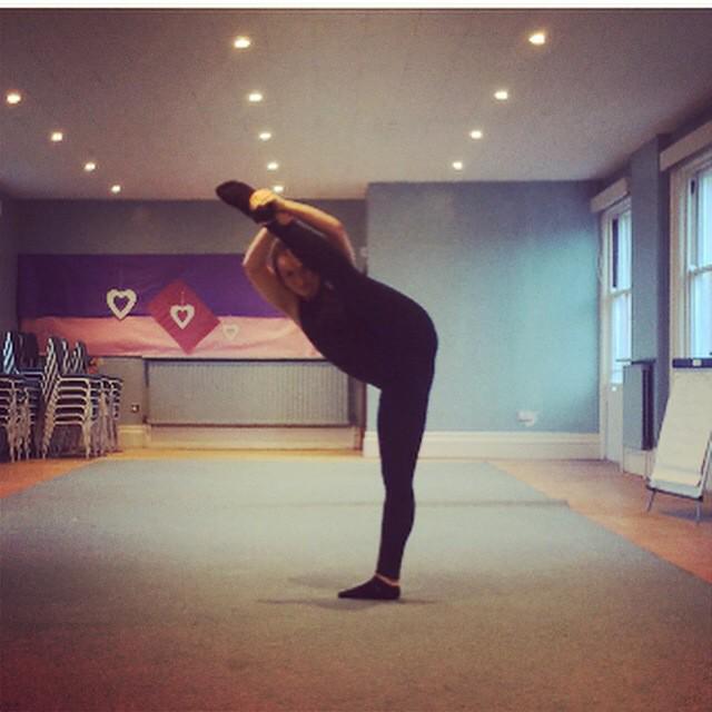 nstrikefitness's tweet photo. Early morning Monday stretch 😝 #dance #dancer #flexibility #stretch #agility #tilt #fitfam #fitspo #fitness #overtilt http://t.co/s1Z4yCRxXg