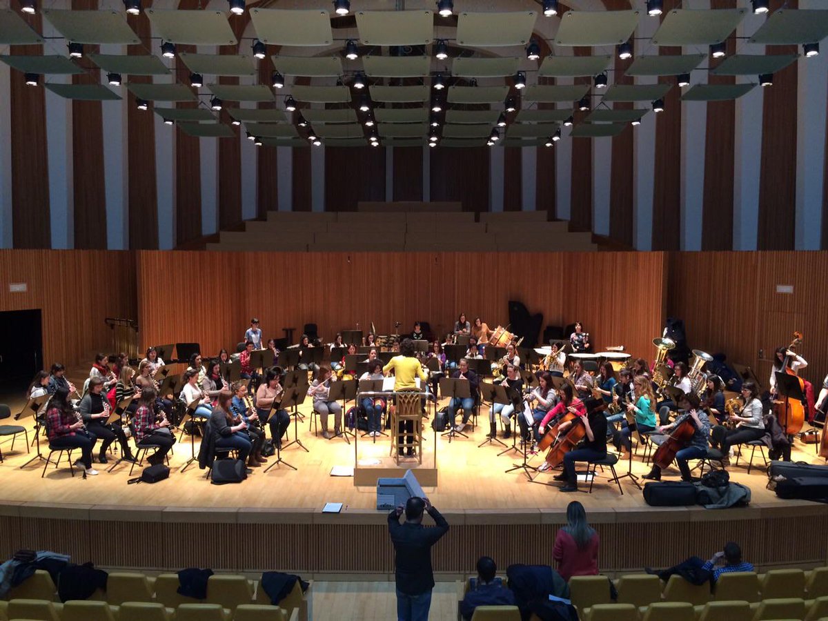 Bon dia! La Banda Femenina de la #FSMCV ja ha assajat per al concert que oferirà el 8 de març al @PalauLesArts.