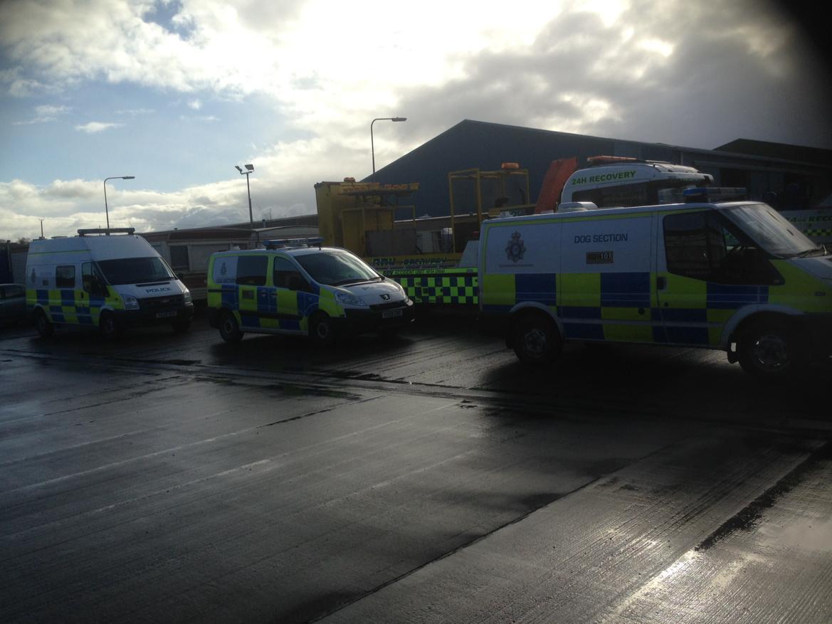 bdv_control's tweet photo. Bdv Recovery welcomes @HPDogSection today. #searchtraining #teamwork http://t.co/cm3AMM3u5Z