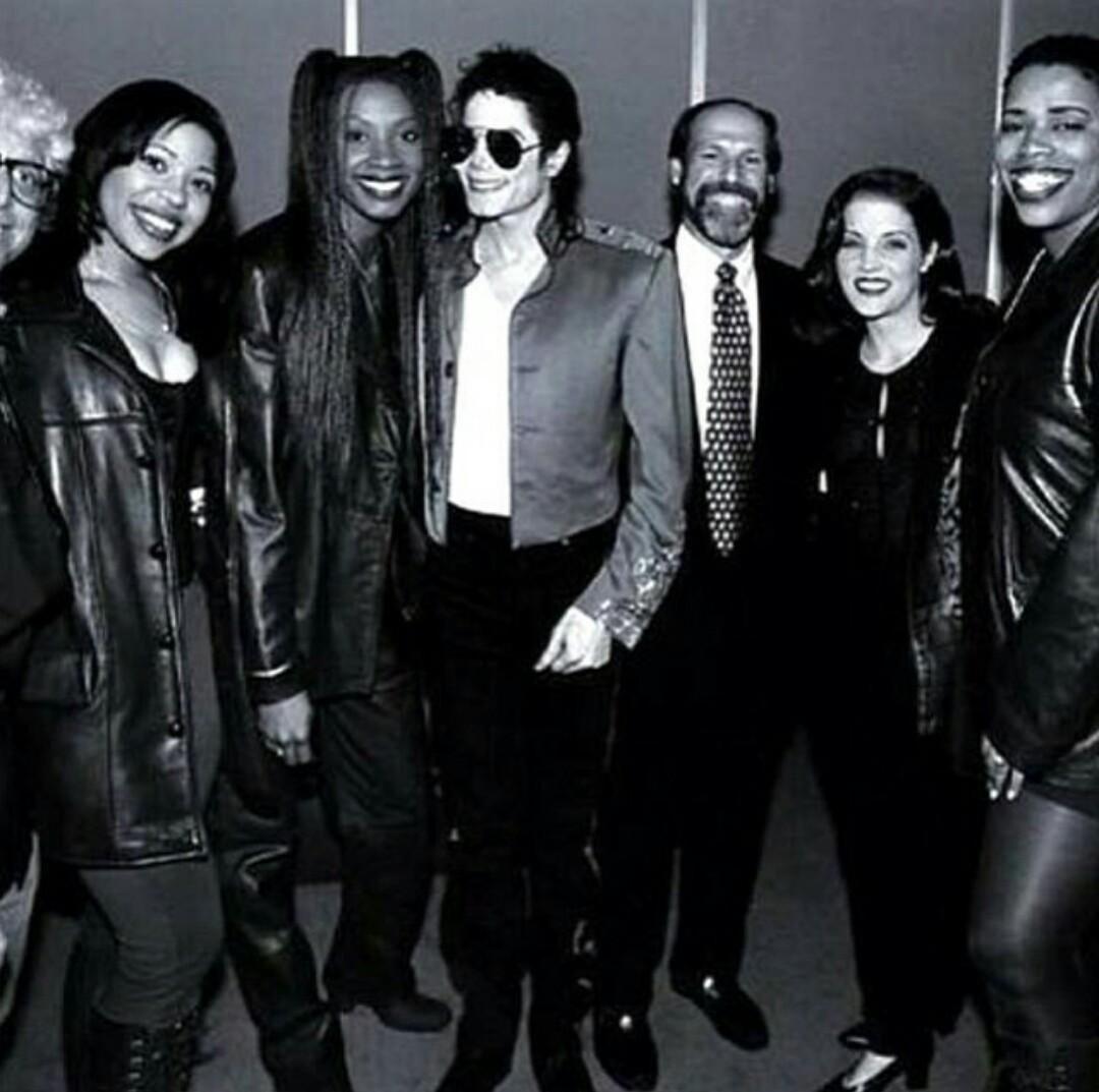 MJJNews's tweet photo. Just learned that Maxee from Brownstone passed away 2days ago :( Brownstone was signed on MJJ Music #RIPMaxeeMaxwell http://t.co/affrwVnPD4