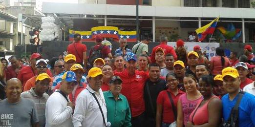 CNBomberos2001's tweet photo. Viceministro Almte. Salzar Coll y BOMBEROS APOYANDO AL PDTE MADURO http://t.co/qzT9O58RCH