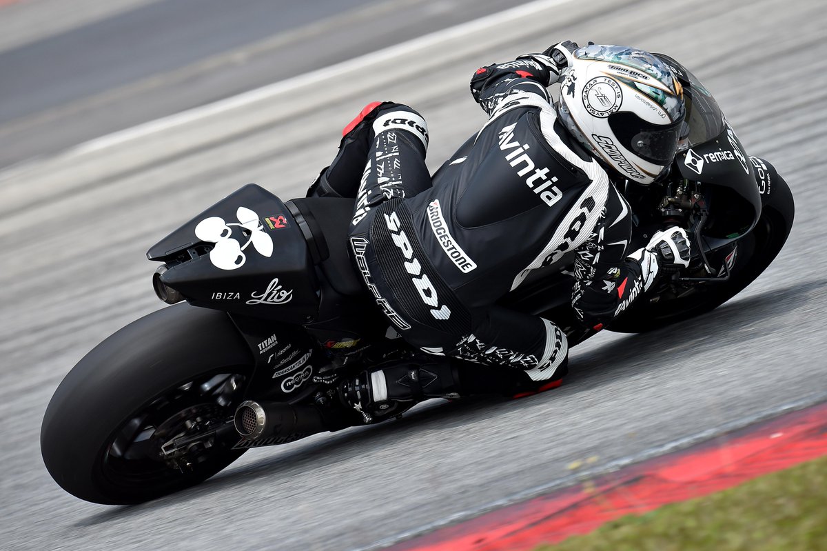 esponsoramagp's tweet photo. Fotos / Pics #SepangTest2 Day 1 @HectorBarbera #AvintiaRacing http://t.co/eW9boBlgNx