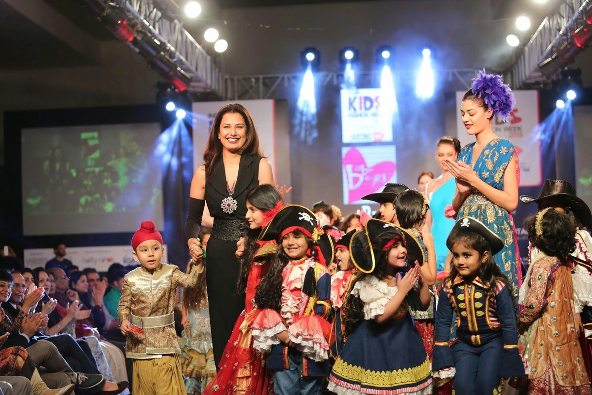 #DelhiKids get high on #fashion on day two of the #IKFW2015 #ChefKunalKapoor#IKFW2015 #Ind… ift.tt/1N7KieF