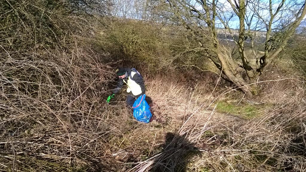 SusNEsupport's tweet image. Out with @SustransNE volunteers litter picking on the c2c in Stanley as part of Durham's #bigspringclean