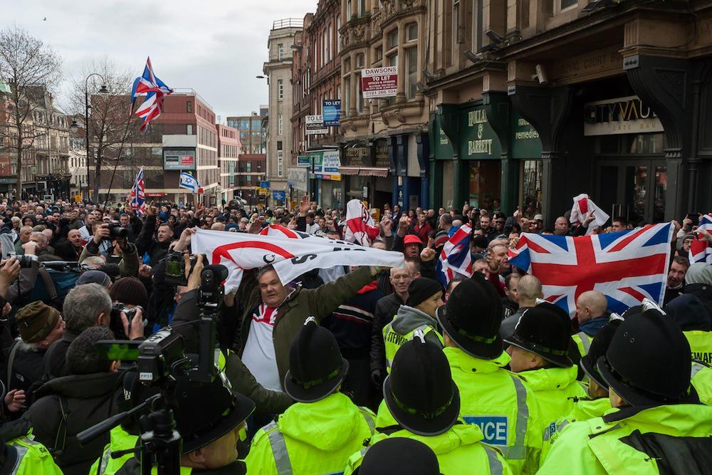 English racists tried to start a 'Pegida' movement in Newcastle this weekend: bit.ly/1N7W5ts